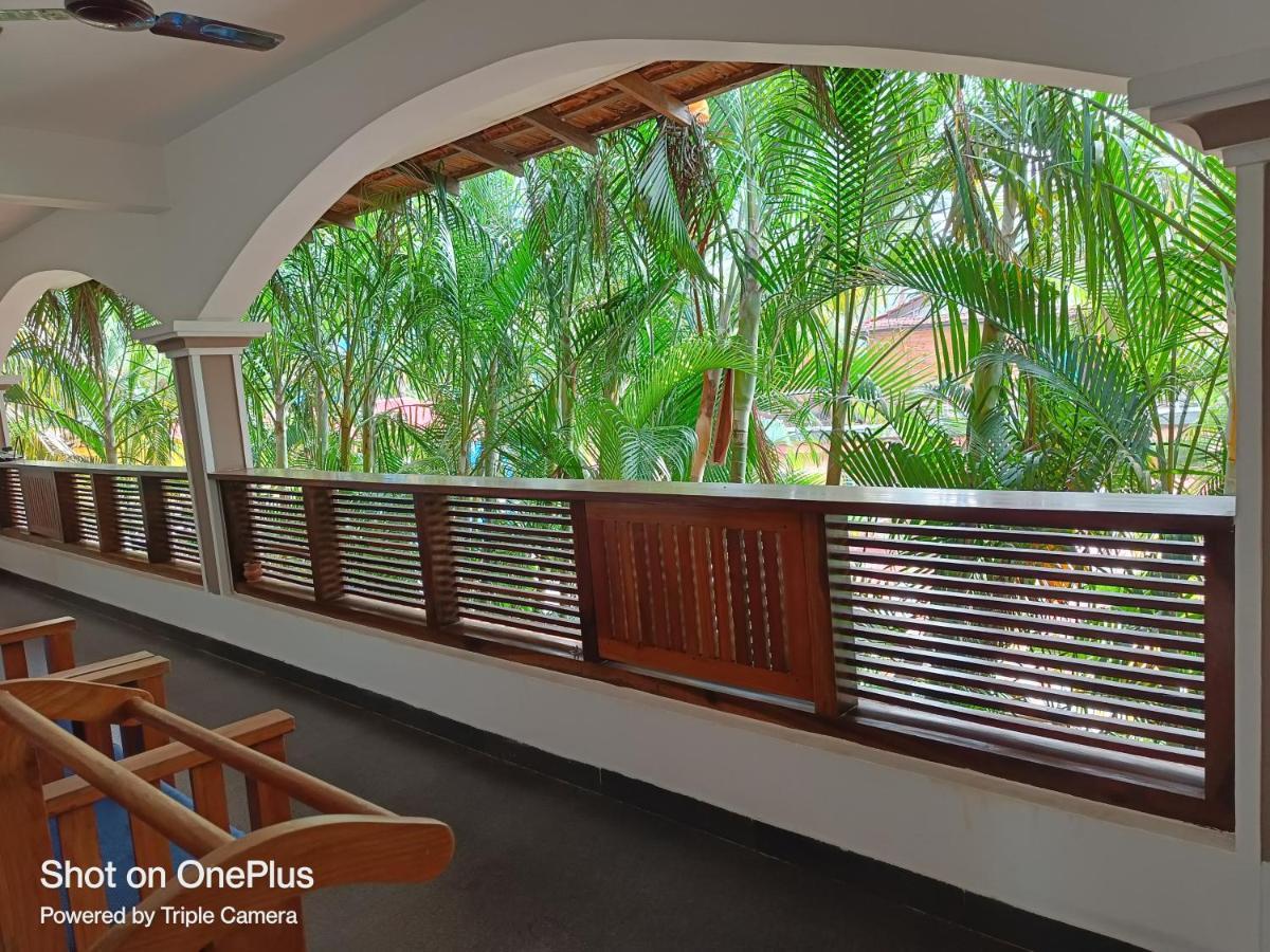 Dunhill Beach Resort Агонда Экстерьер фото