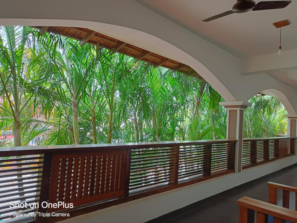 Dunhill Beach Resort Агонда Экстерьер фото