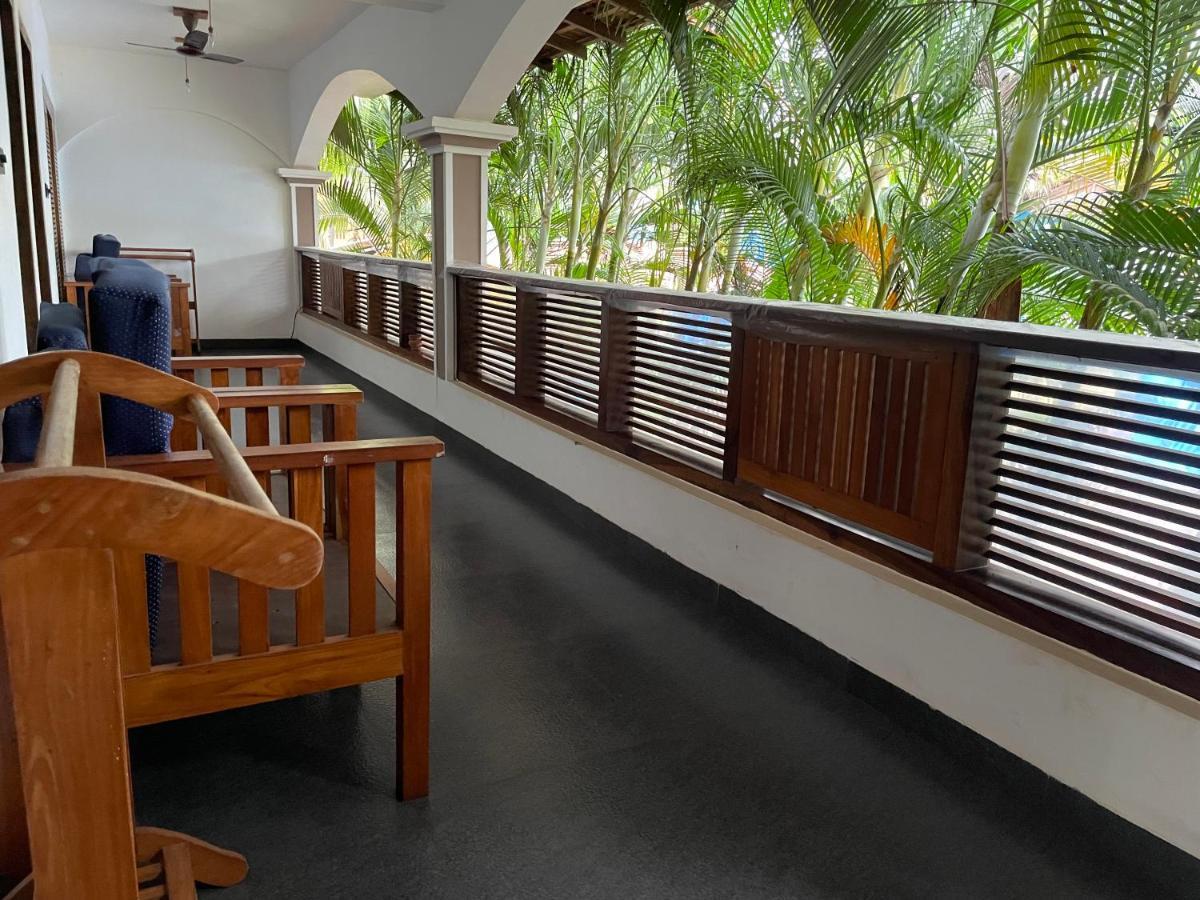 Dunhill Beach Resort Агонда Экстерьер фото