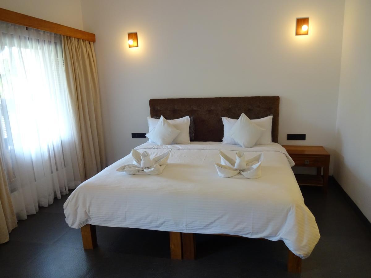 Dunhill Beach Resort Агонда Экстерьер фото