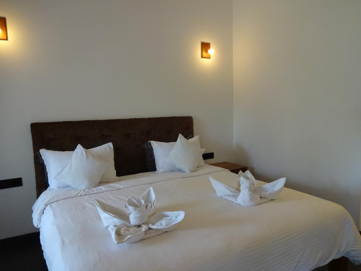 Dunhill Beach Resort Агонда Экстерьер фото