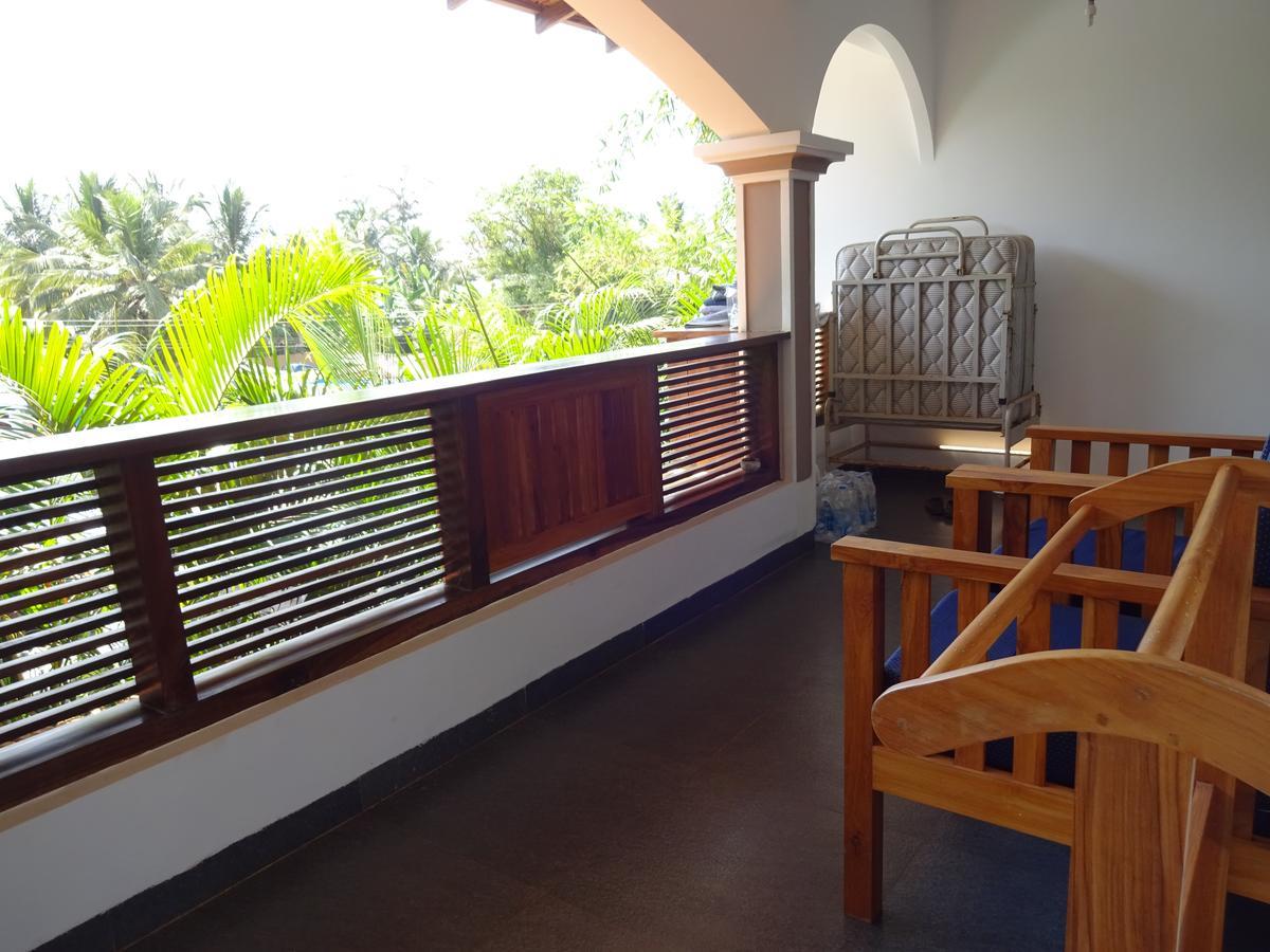 Dunhill Beach Resort Агонда Экстерьер фото