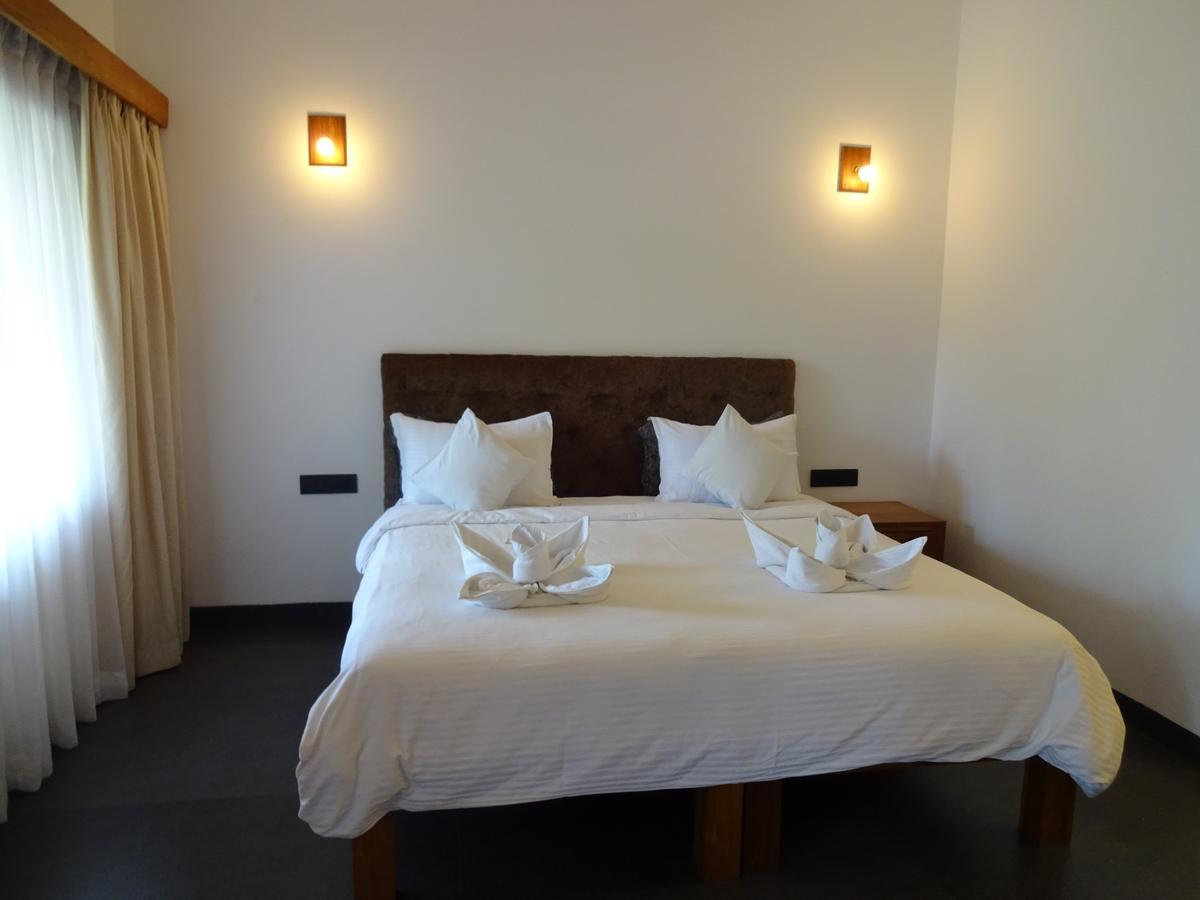 Dunhill Beach Resort Агонда Экстерьер фото